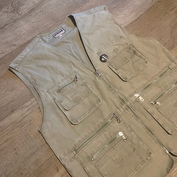 Brand New Green Utility Vest Size Large. - Picture 3 of 4